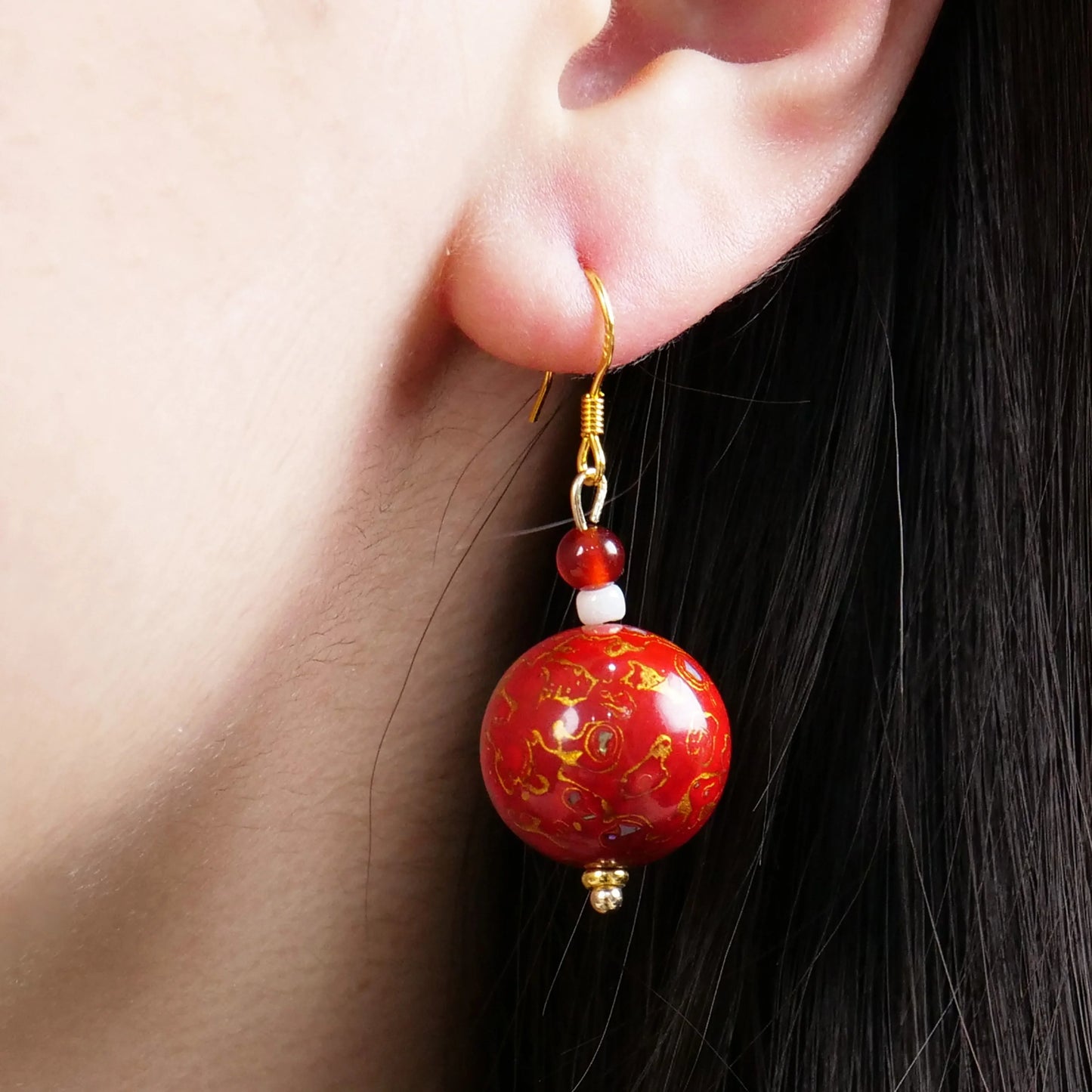 "Red Gold Pearl Heart Pendant Earrings with Copper Gold-Plated Lacquered Wood Beads"