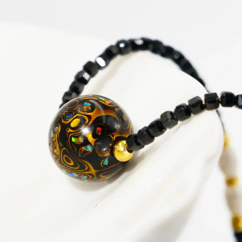 "Black Gold Lacquer Bead Women's Beaded Necklace with Copper Plating"