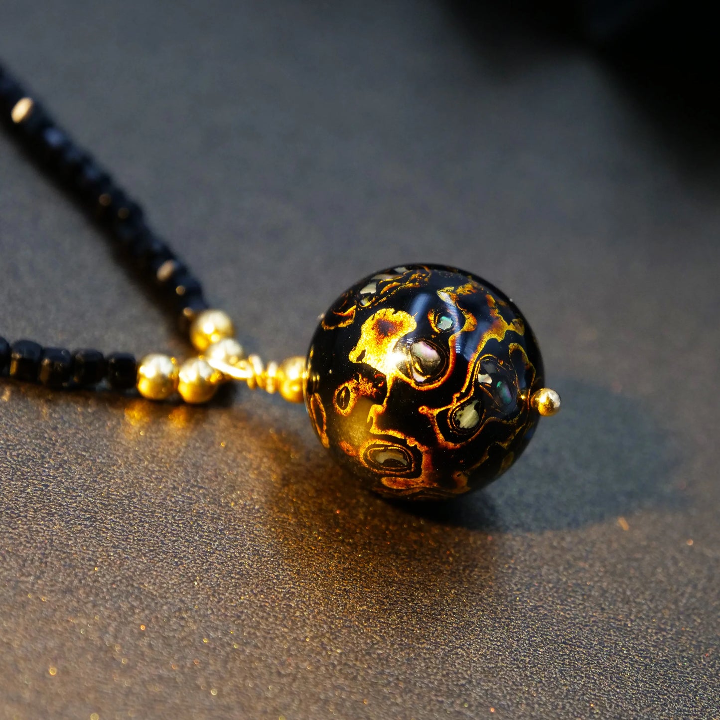 "Black Lacquer Beads Refined Copper Gold-Plated Pendant Necklace for Women"