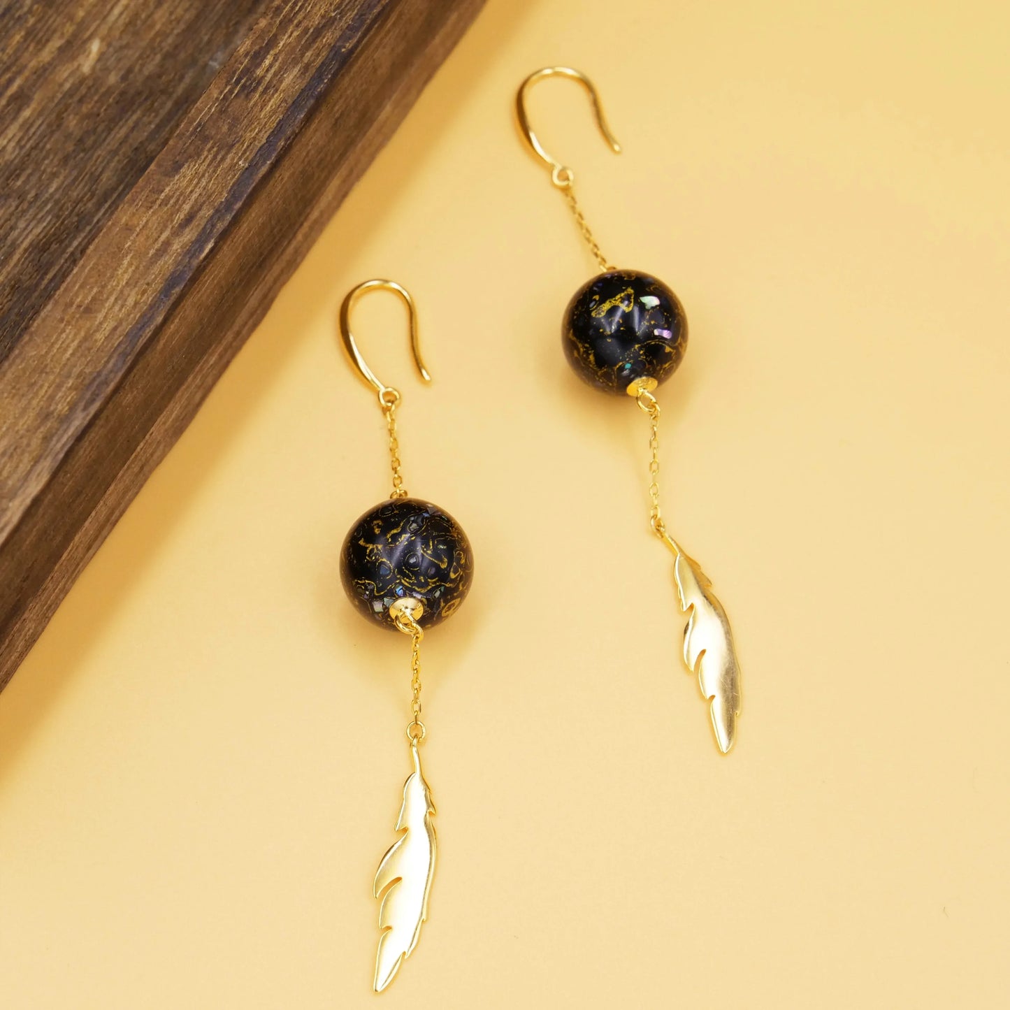 "Blue Gold Pearl Heart Pendant Earrings with Copper Gold-Plated Lacquered Wood Beads"