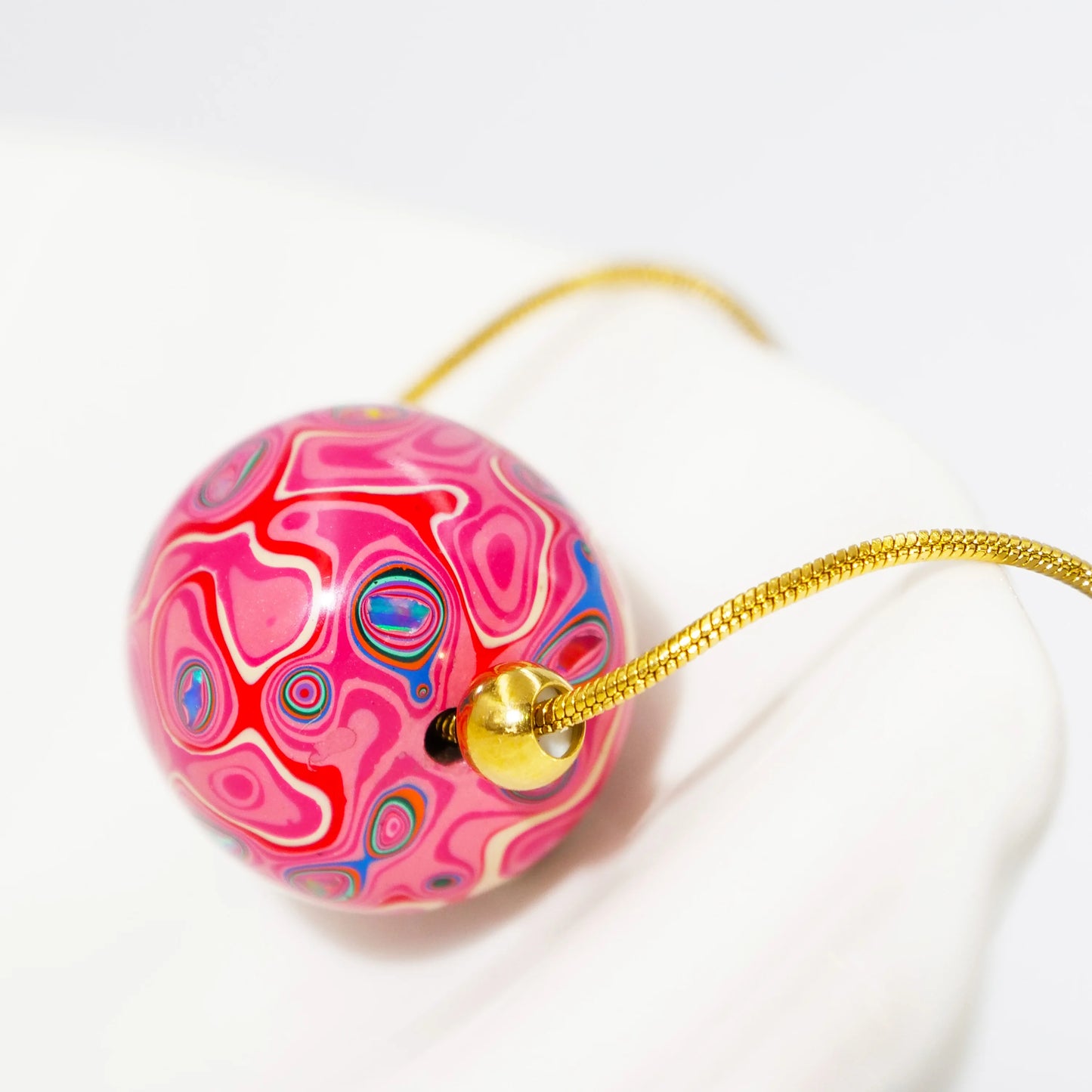 Pink lady lacquer bead pendant necklace, high quality copper gold plated, lacquer art, lacquer wood bead, exquisite