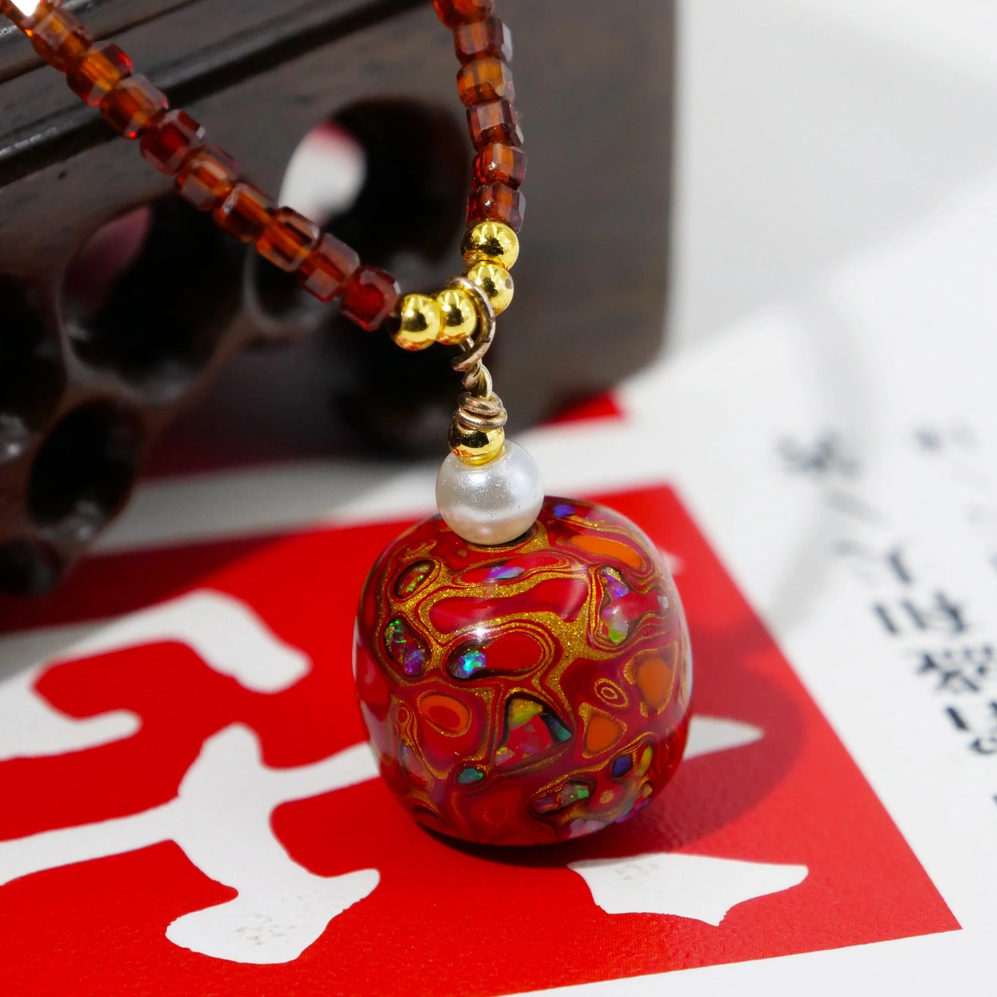 Scarlet lacquer beads Light luxury with high quality copper gilding, lacquer art, lacquer wood beads, women's beaded necklace