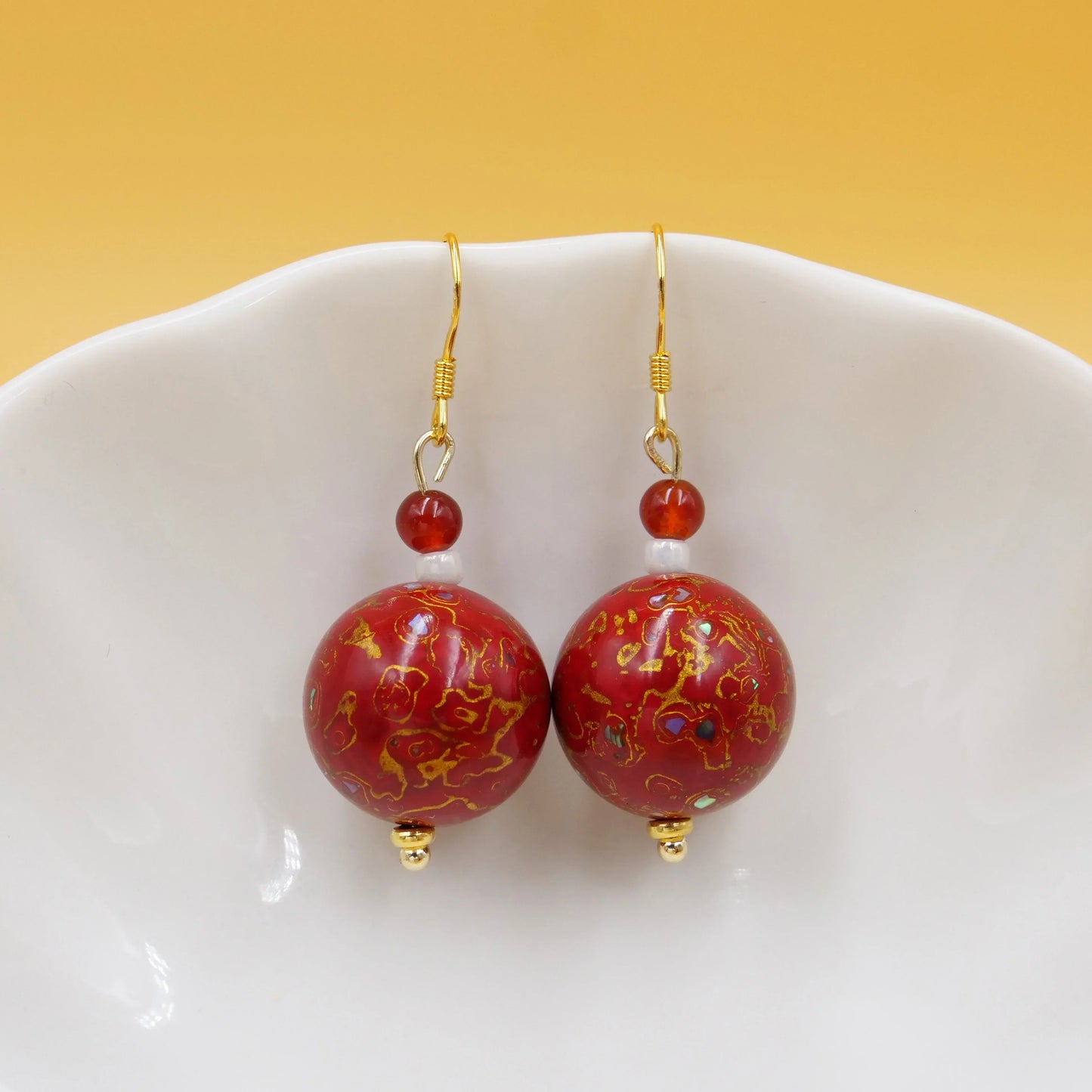 "Red Gold Pearl Heart Pendant Earrings with Copper Gold-Plated Lacquered Wood Beads"